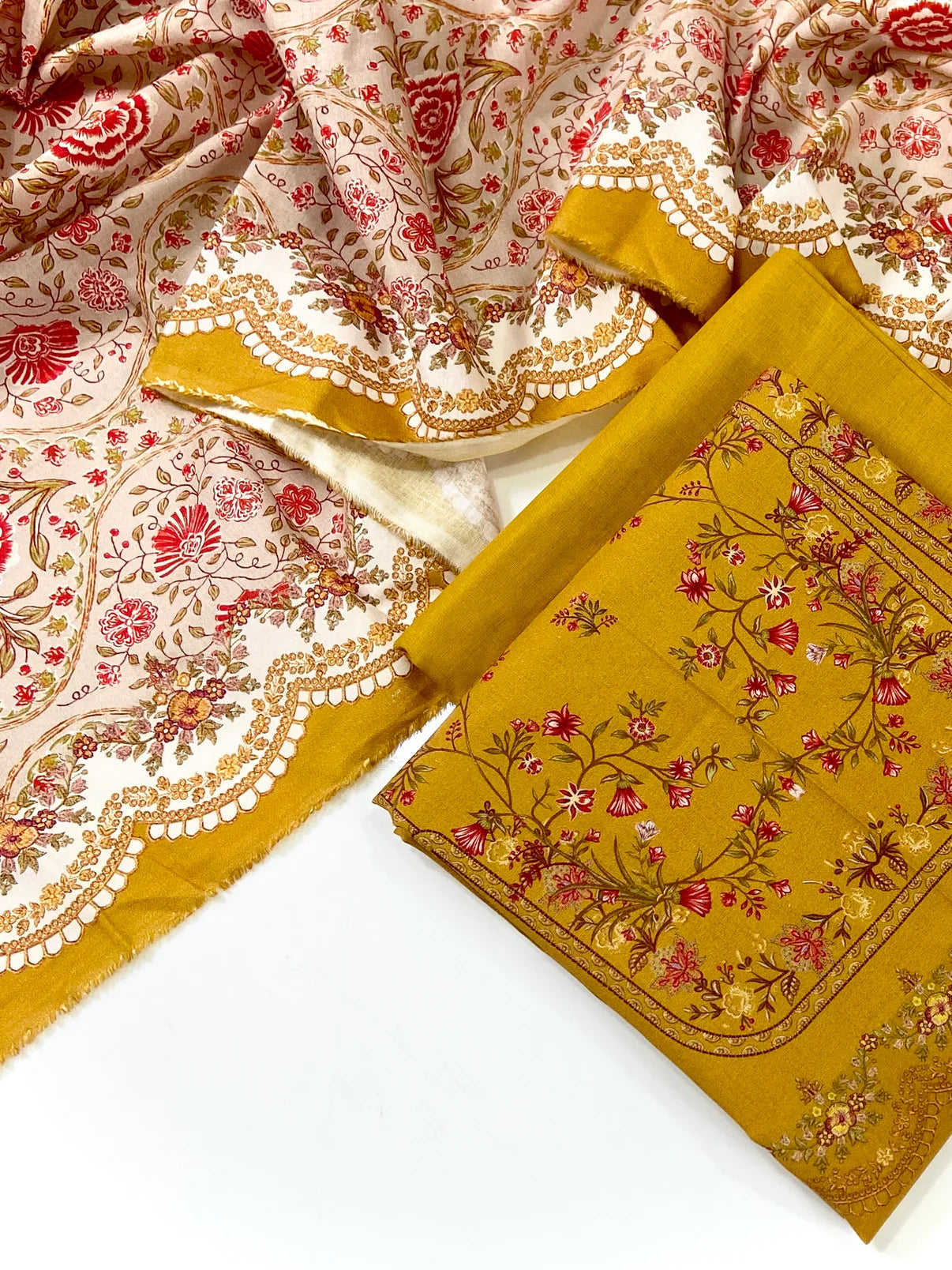 Mausummery Digital Printed Khaddar 3 PC D5