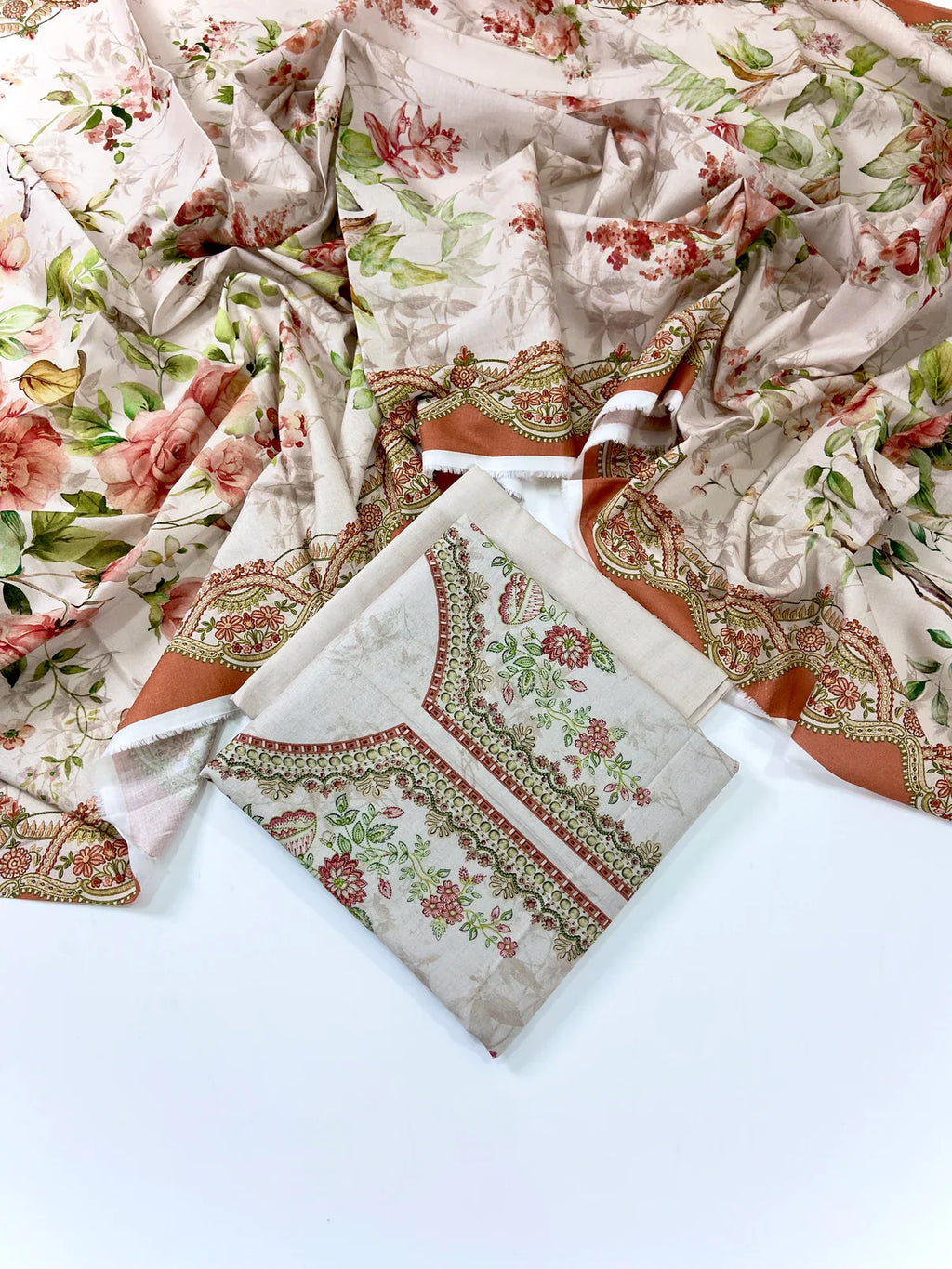 Mausummery Digital Printed Khaddar 3 PC D5