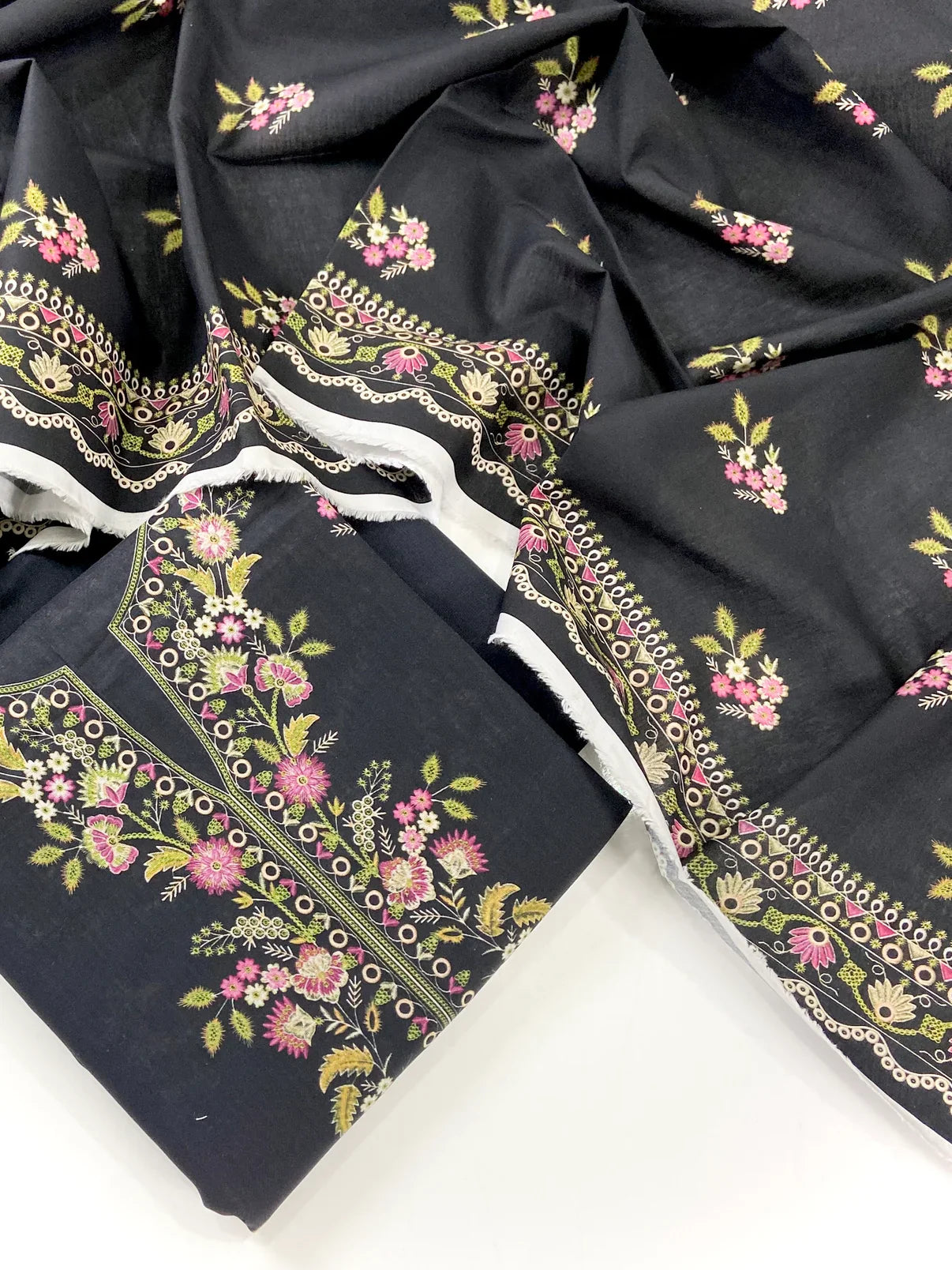 Mausummery Digital Printed Khaddar 3 PC D6