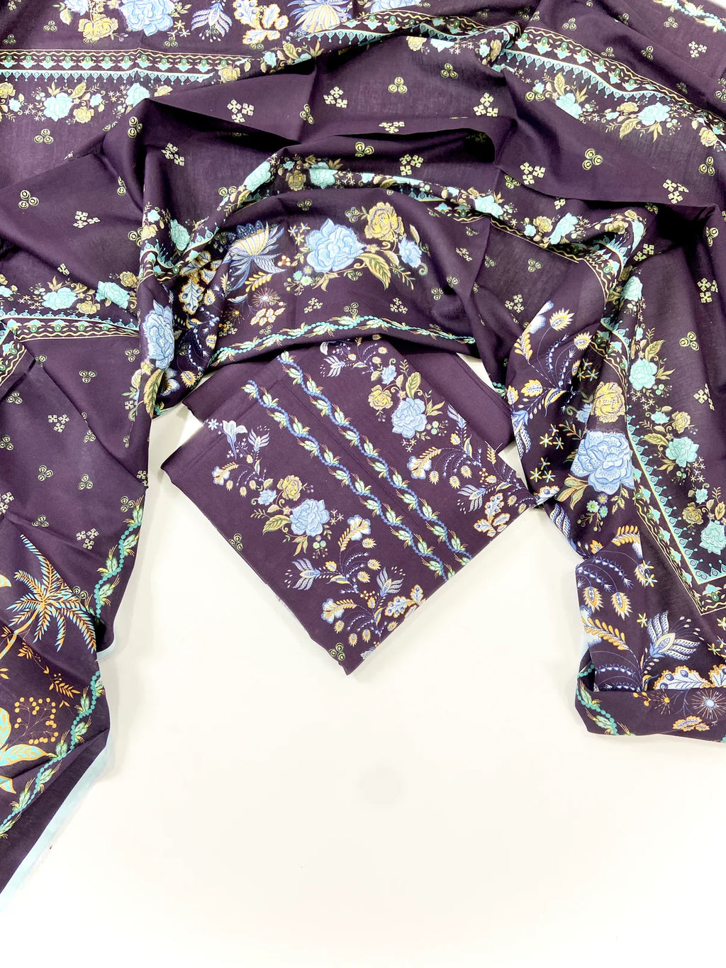 Mausummery Digital Printed Khaddar 3 PC D8