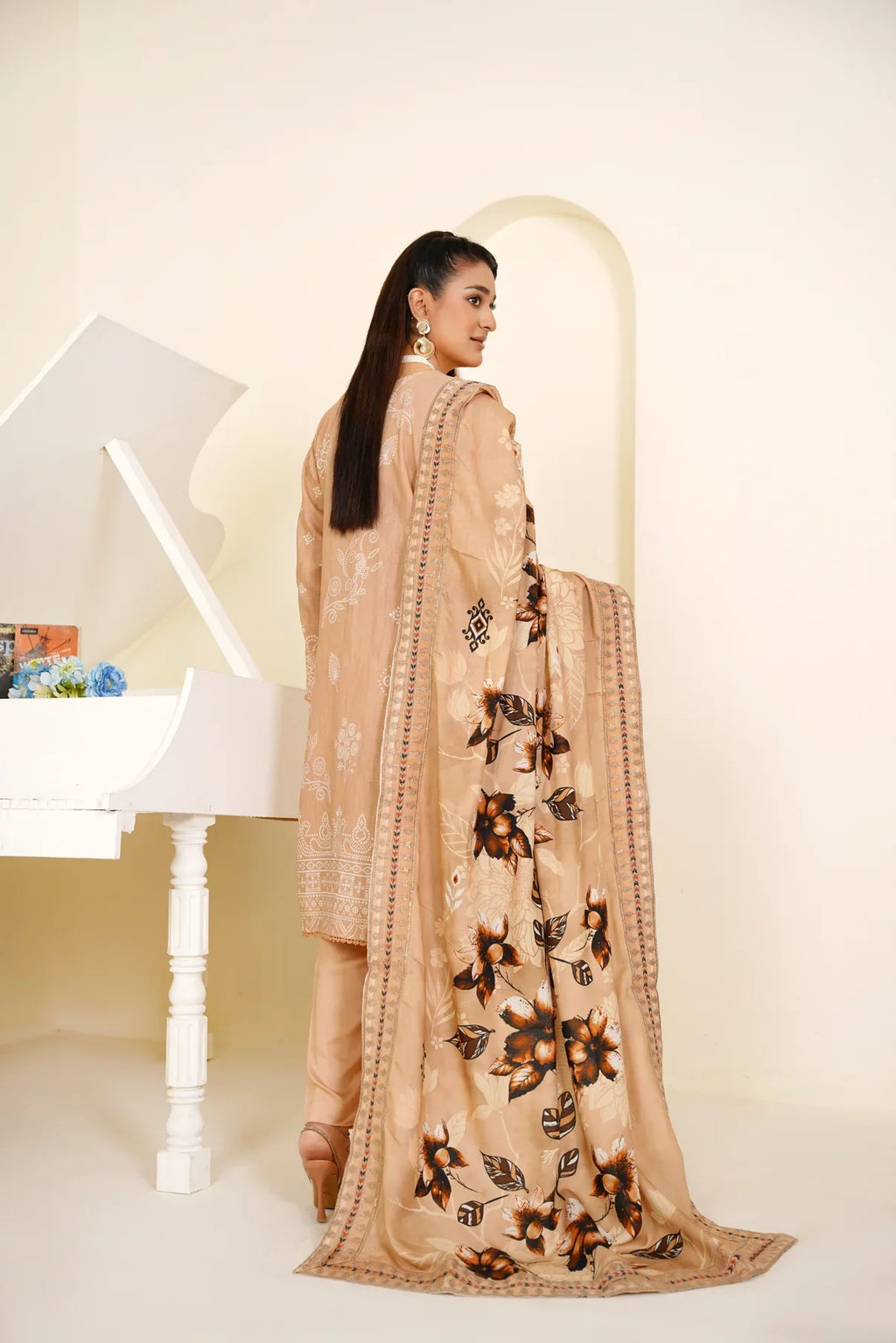 Narm o Nafees By Anaya Noor Embroidered Viscose 3PC D10