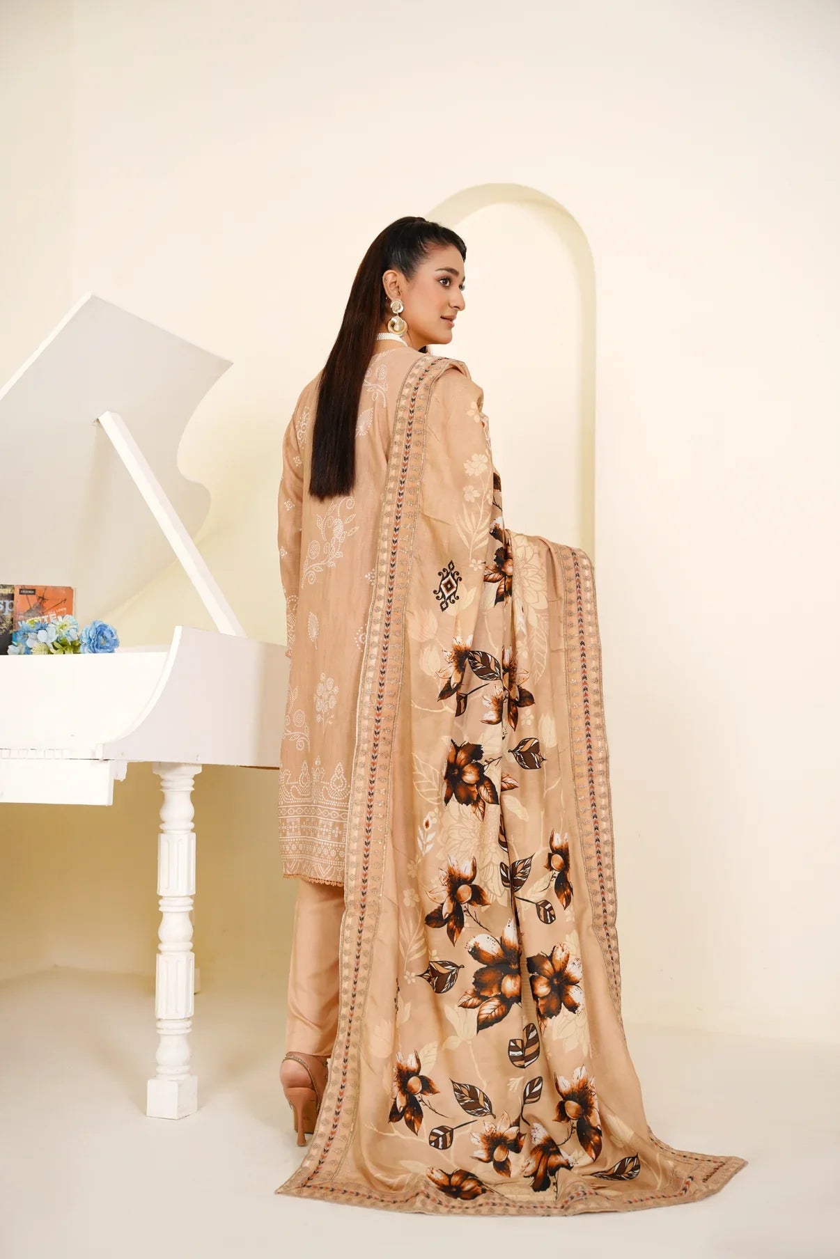 Narm o Nafees By Anaya Noor Embroidered Viscose 3PC D10