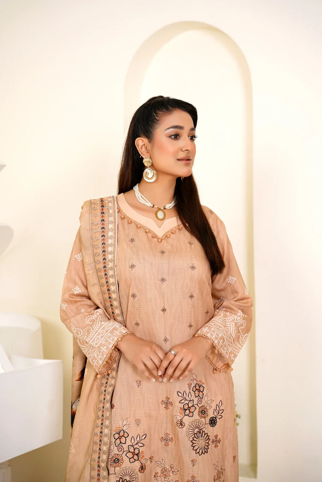 Narm o Nafees By Anaya Noor Embroidered Viscose 3PC D10