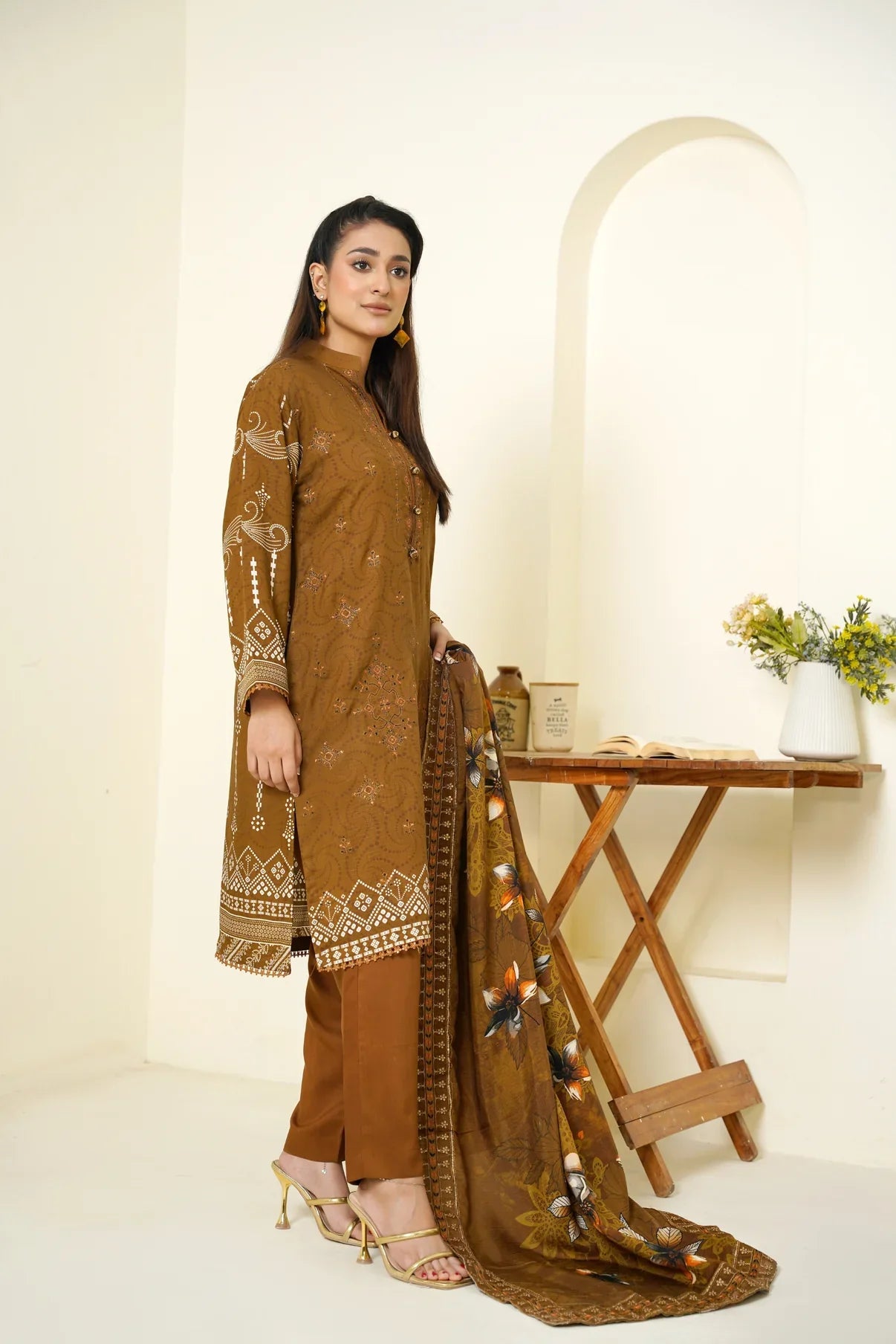 Narm o Nafees By Anaya Noor Embroidered Viscose 3PC D3