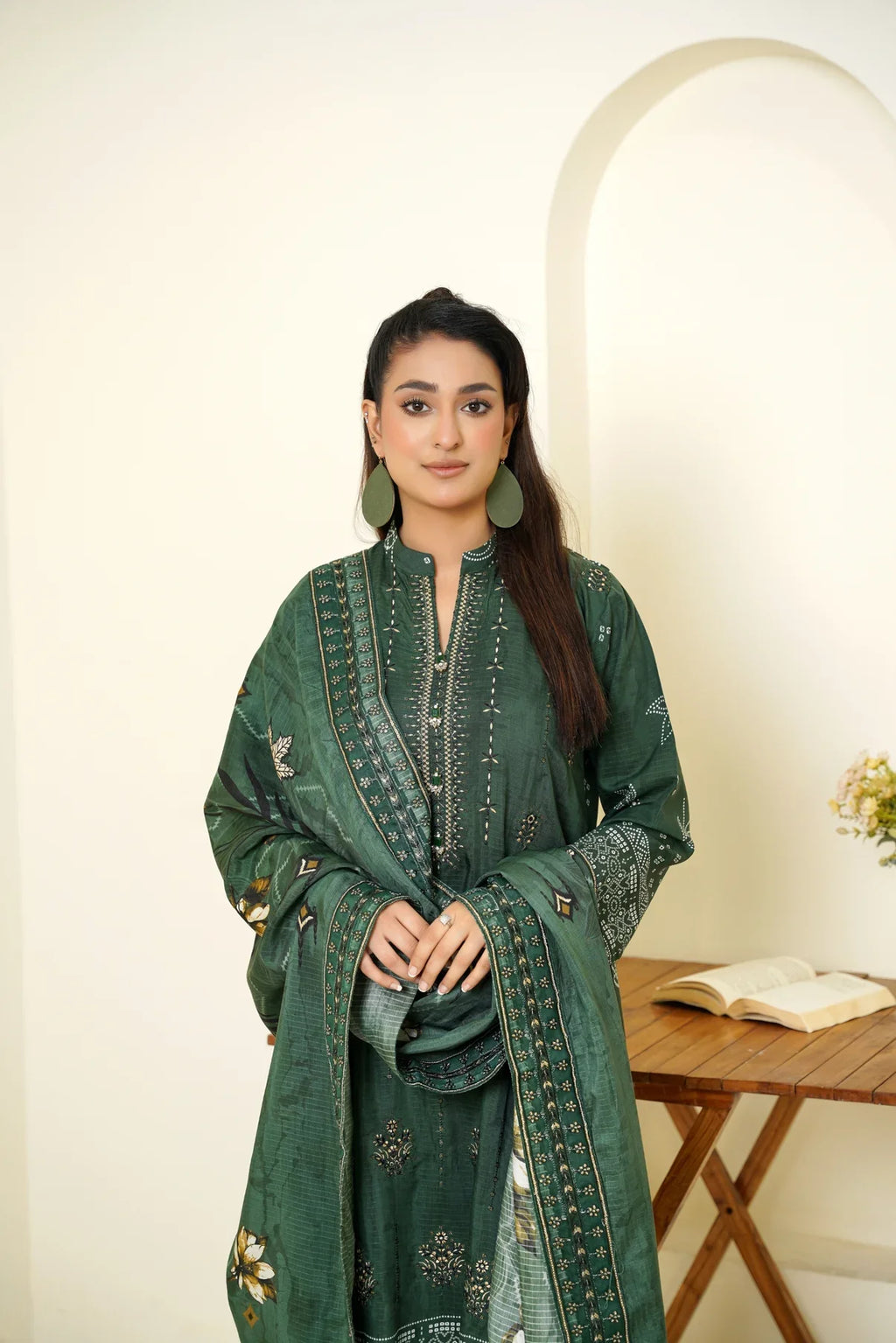 Narm o Nafees By Anaya Noor Embroidered Viscose 3PC D4