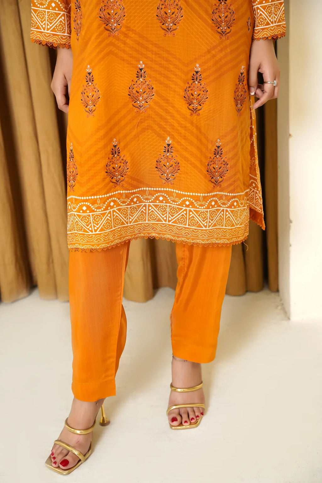 Narm o Nafees By Anaya Noor Embroidered Viscose 3PC D6