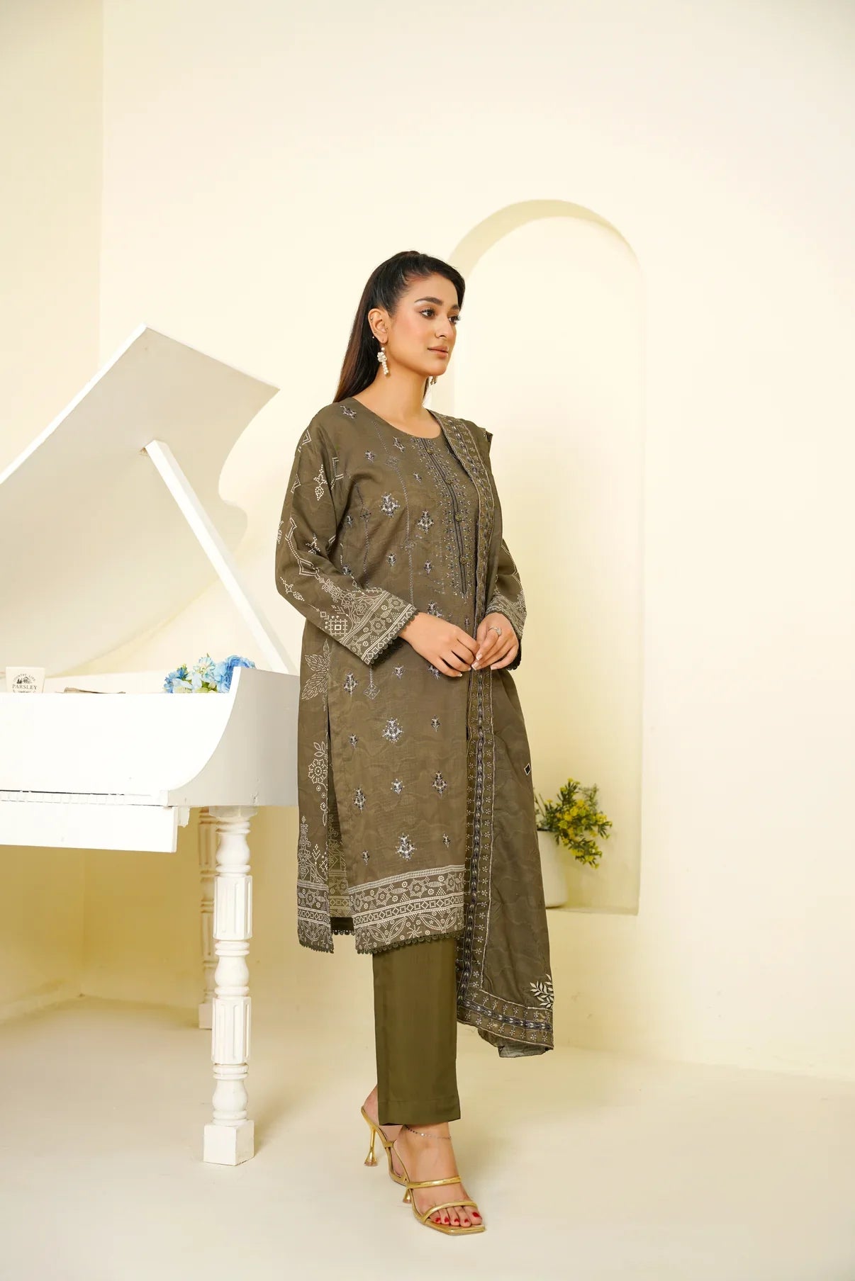 Narm o Nafees By Anaya Noor Embroidered Viscose 3PC D8