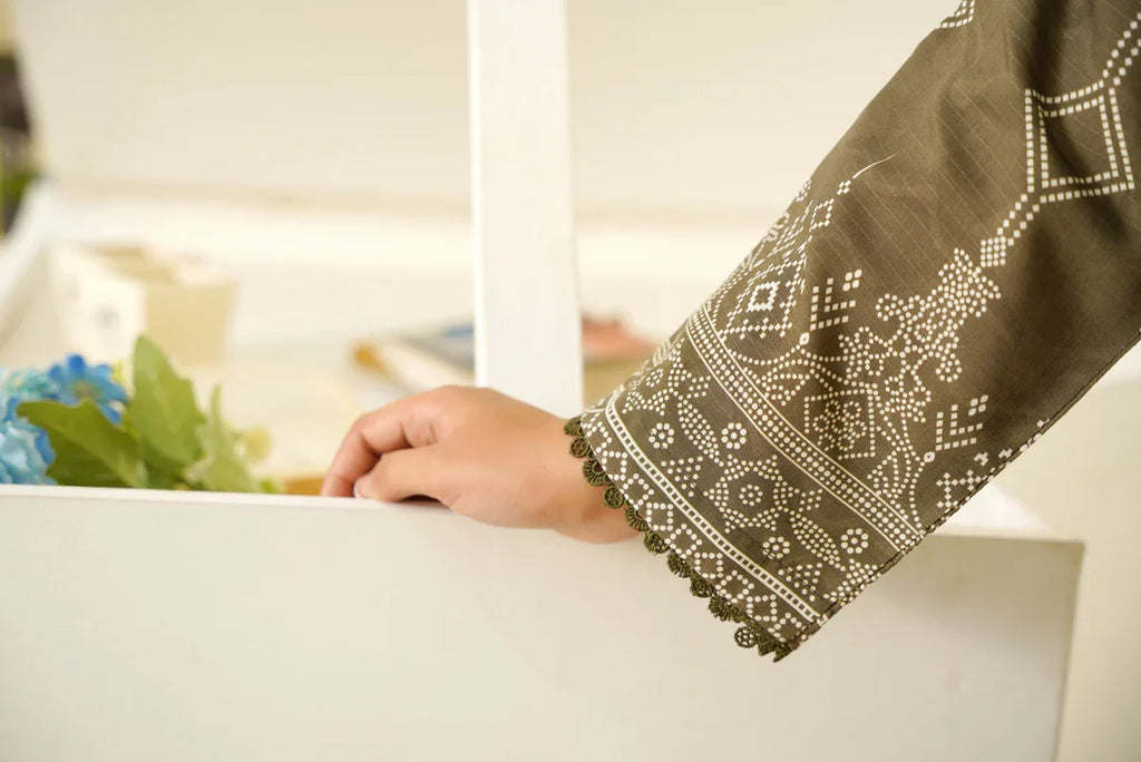 Narm o Nafees By Anaya Noor Embroidered Viscose 3PC D8