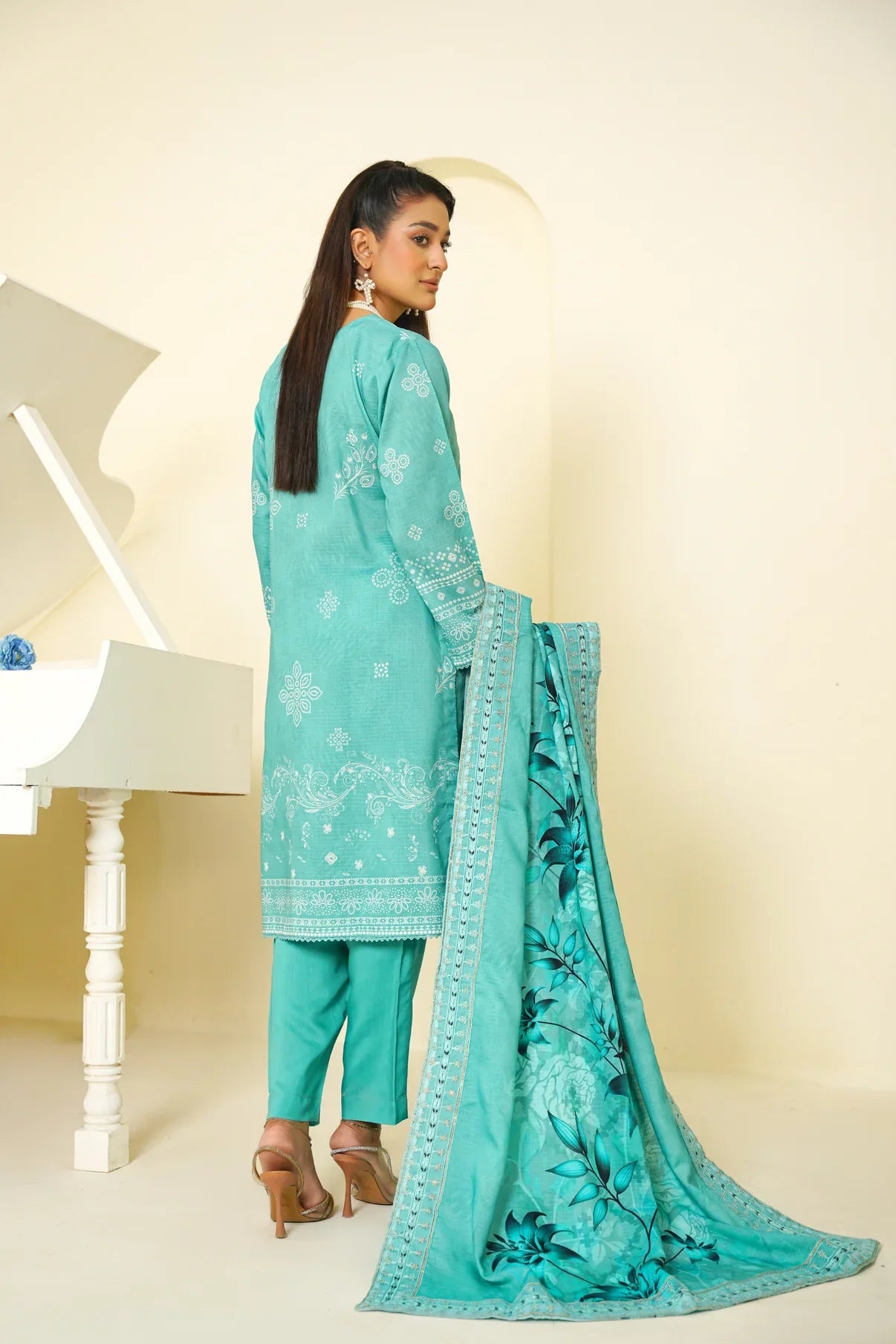 Narm o Nafees By Anaya Noor Embroidered Viscose 3PC D9